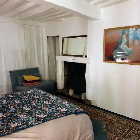 Maison Ancienne Hypercentre 3 Etages Avec Parking Gratuit *